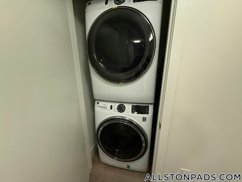 Building Photo - 1079 Commonwealth Ave