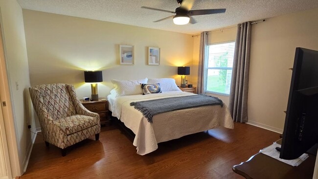 Building Photo - M971 Kingmont (VNSW-18/10)