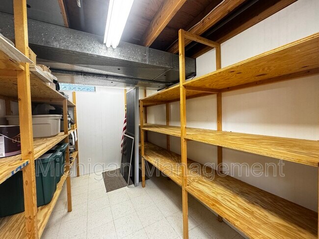 Building Photo - 42098 Banbury Rd