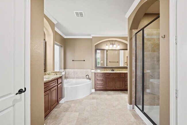 Building Photo - 28223 Red Shady Oaks Dr