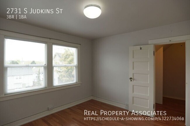 Building Photo - 2731 S Judkins St