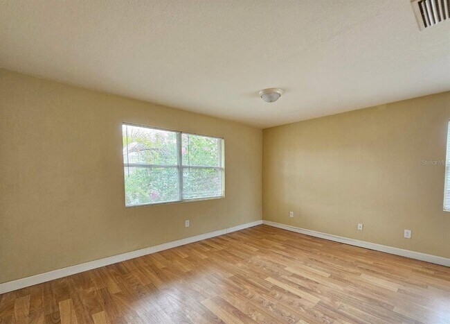 Building Photo - 117 N Evergreen Ave
