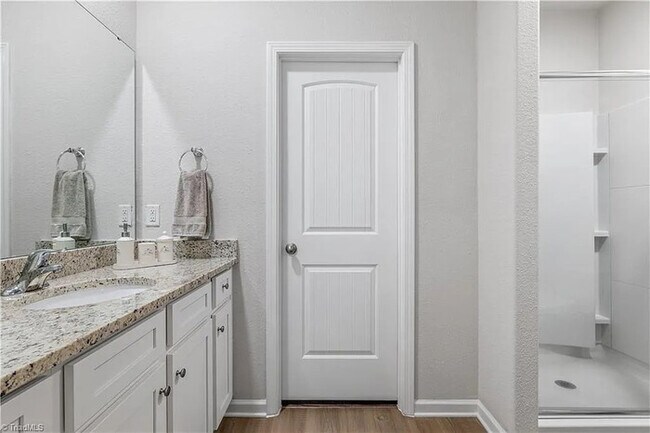Building Photo - Earn Wealth While Leasing - Like a Homeown...