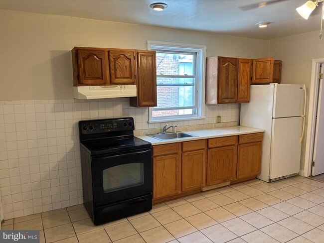 Building Photo - 3035 Salmon St