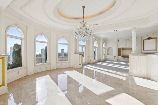 Building Photo - OCEAN VIEW CUSTOM BUILT LUXURY ESTATE