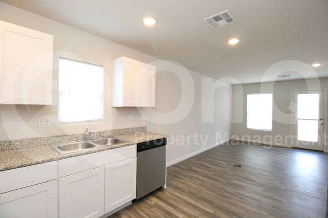 Building Photo - 14147 S Vera Cruz Rd