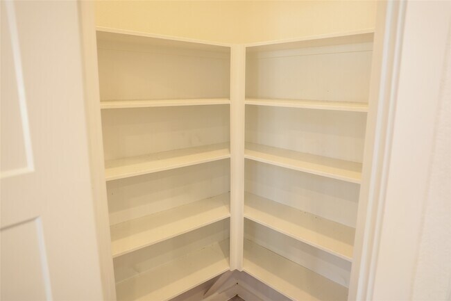 Building Photo - 22502 Petrizzi Ln