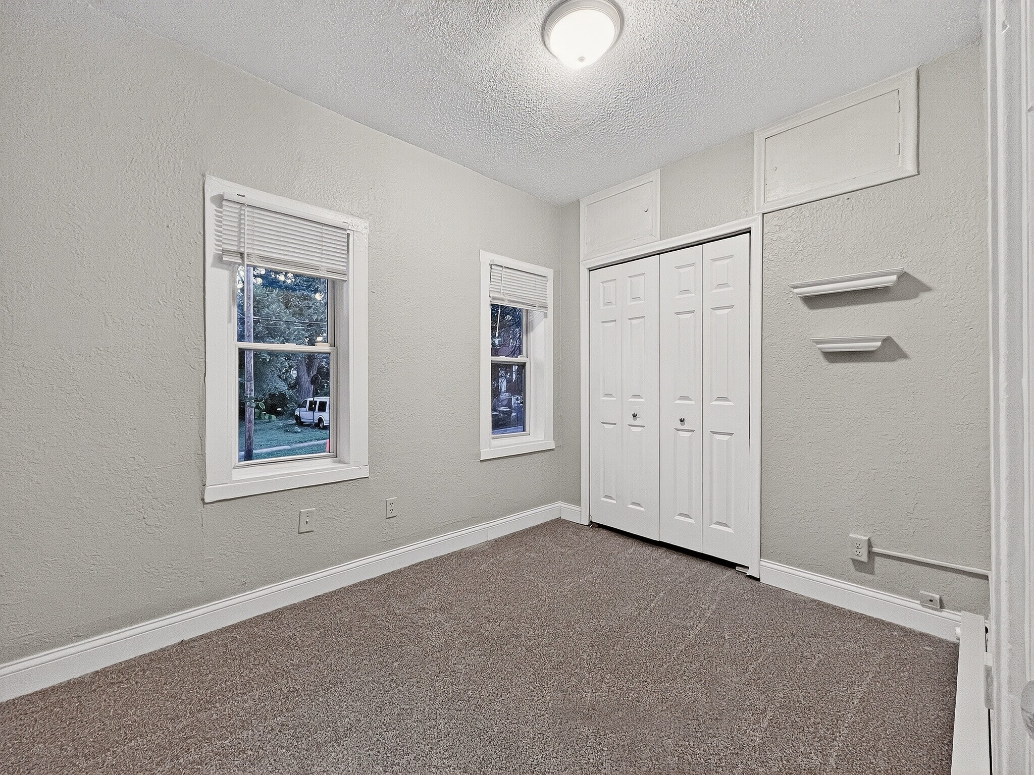 Building Photo - 916 Farrington St