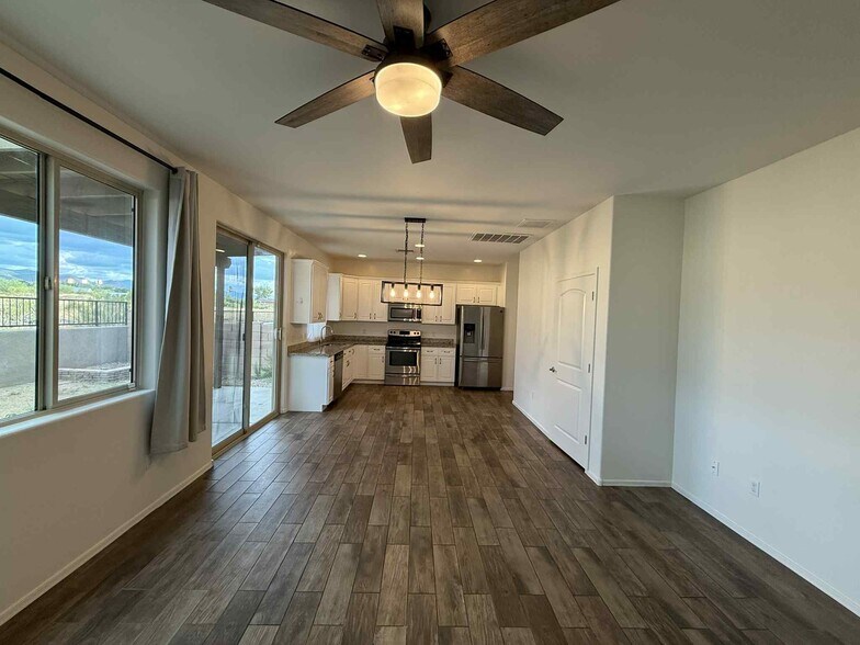 Building Photo - 109 S Crown Plaza