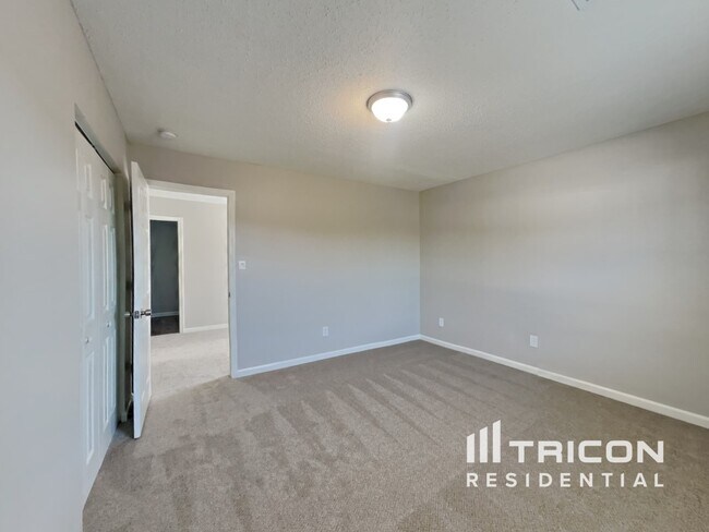 Building Photo - 3622 Evanston Way