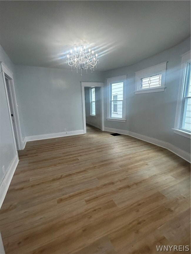 Building Photo - 411 Cambridge Ave