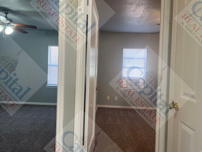 Building Photo - Cozy 2 Bedroom