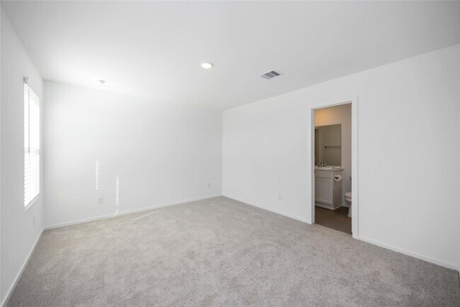 Building Photo - 4915 Esperanza Ter Dr