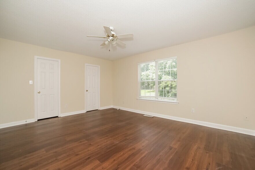 Building Photo - 83 Seals Dr