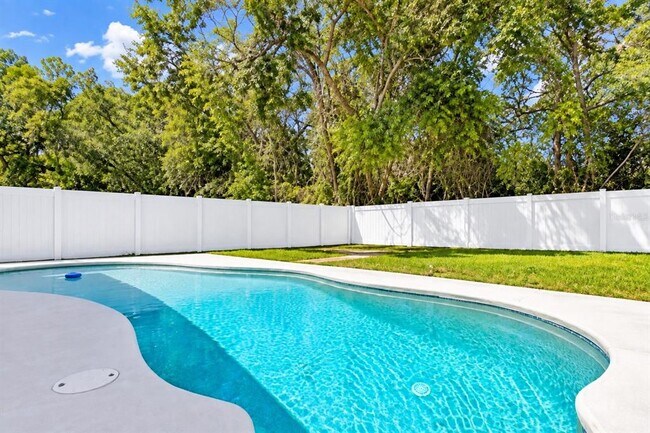 Building Photo - 16013 Stags Leap Dr