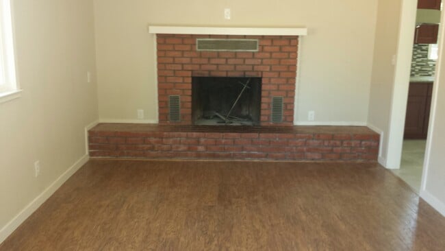 Building Photo - Charming Remodeled Home in Turlock!