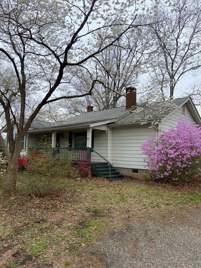 Building Photo - Swannanoa Cottage