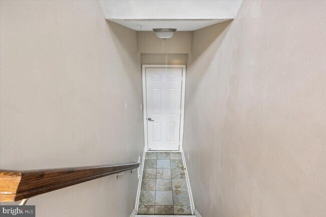 Building Photo - 402 Orchard Ridge Dr