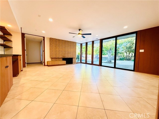 Building Photo - 880 N Gainsborough Dr