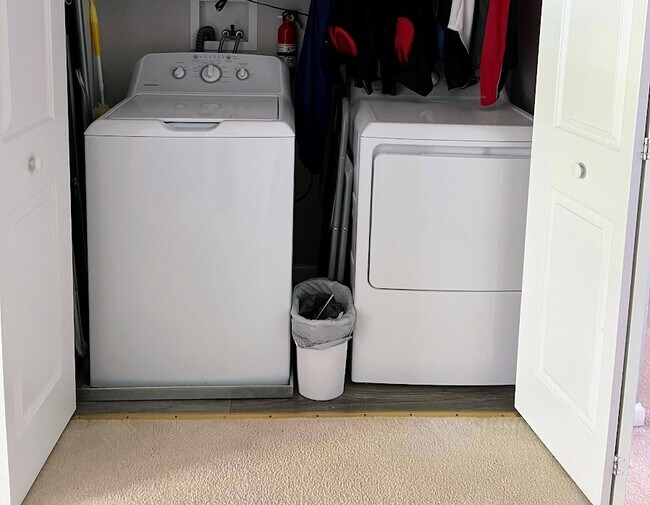 2nd floor washer & dryer - 963 Katie Cir