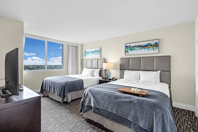 Building Photo - 2670 E Sunrise Blvd