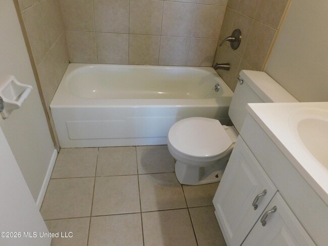 Building Photo - 1926 Dorchester Dr