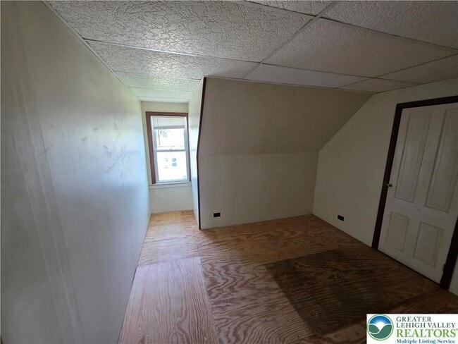 Building Photo - 1215 Bushkill St