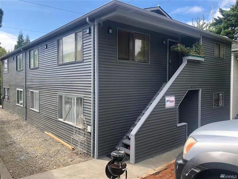 Building Photo - 8436 Delridge Way SW