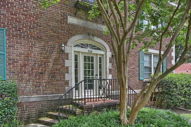 Building Photo - 518 Lamar Ave