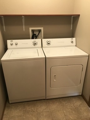 Building Photo - Coming Soon - 2 Bed/1.5 Bath Townhome For Rent!!