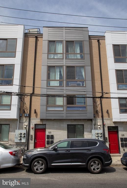 Building Photo - 323 E Allen St