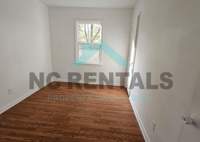 Building Photo - 332 Park Ave