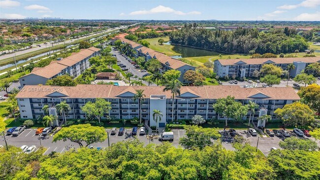 Building Photo - 12500 SW 5th Ct