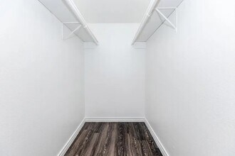 Building Photo - 4400 Memorial Dr