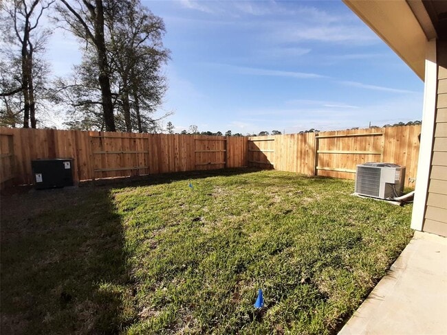 Building Photo - 9815 Grosbeak Ln