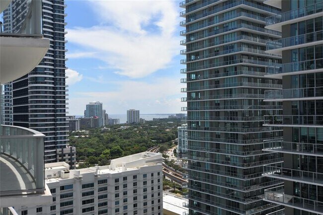 Building Photo - 1100 S Miami Ave
