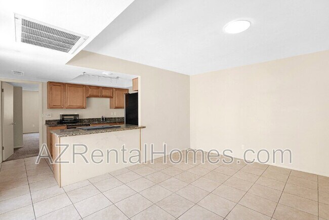 Building Photo - 1622 E Coronado Dr