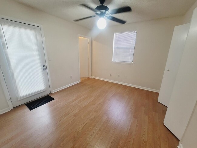 Building Photo - 3986 Breezee Ct