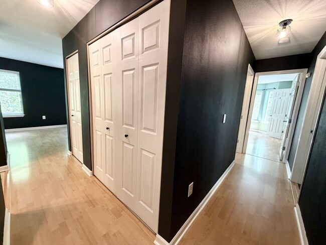 Building Photo - Updated 2BD/2BA Condo with Green Space Views & Covered Parking