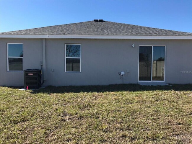 Building Photo - 327 Tanager St