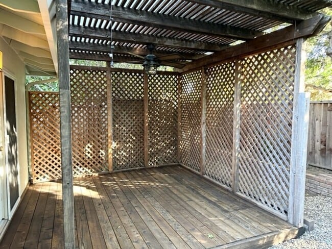 Building Photo - Pleasanton Single Story House 4 bed/2 bath, Downtown next to Amador Valley High! Great Location