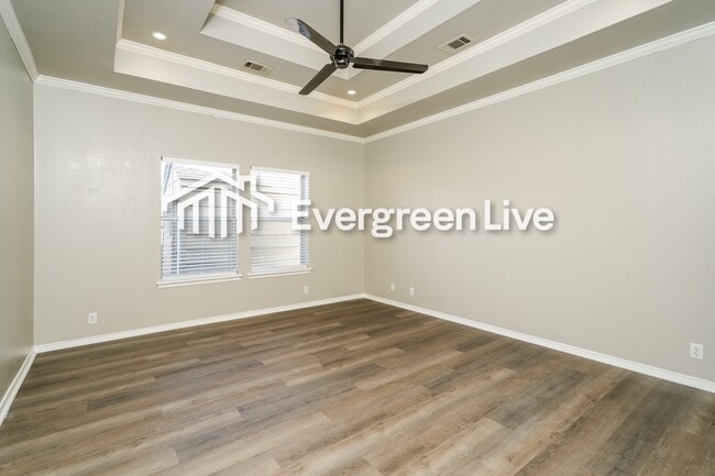 Building Photo - 1212 East Canton St S