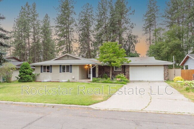 Primary Photo - 12125 N Normandie St