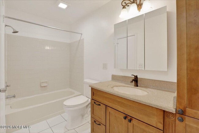 Building Photo - 709 Ivy Ct