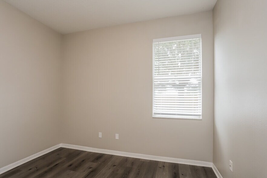 Building Photo - 6637 Cambridge Park Dr