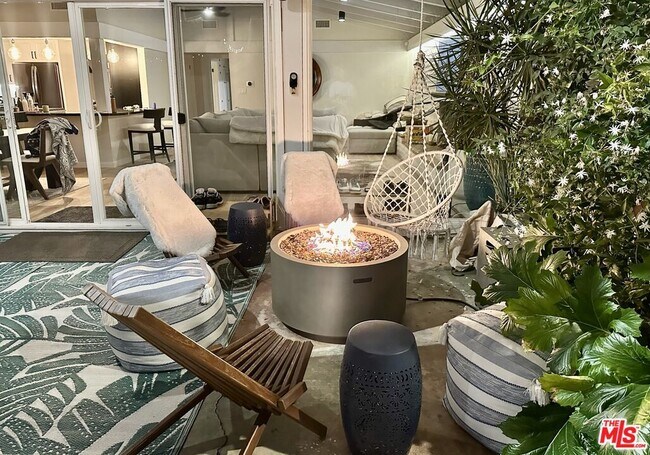 Building Photo - 22428 Victory Blvd