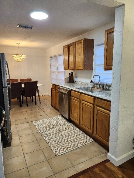 Building Photo - 1322 Hiawatha Ave