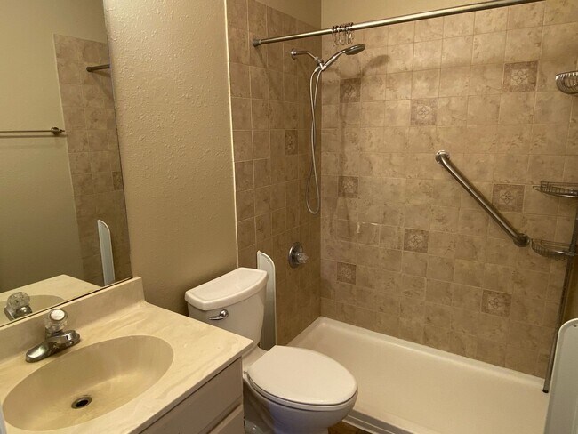 Building Photo - 3 Bedroom, 2 Bathroom Home in Edgewood, NM