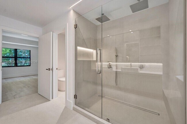 Building Photo - 4100 E Gardenia Ave