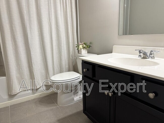 Building Photo - 6651 Rivergreen Rd